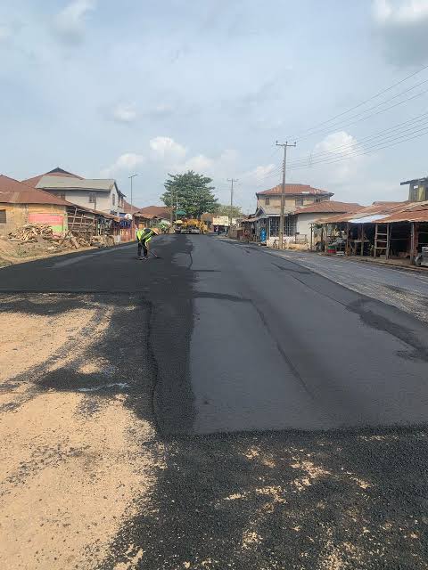 Rehabilitation and Asphalt Overlay of Old Welfare Road, Off Lower Erejuwa Road in Warri South LGA.