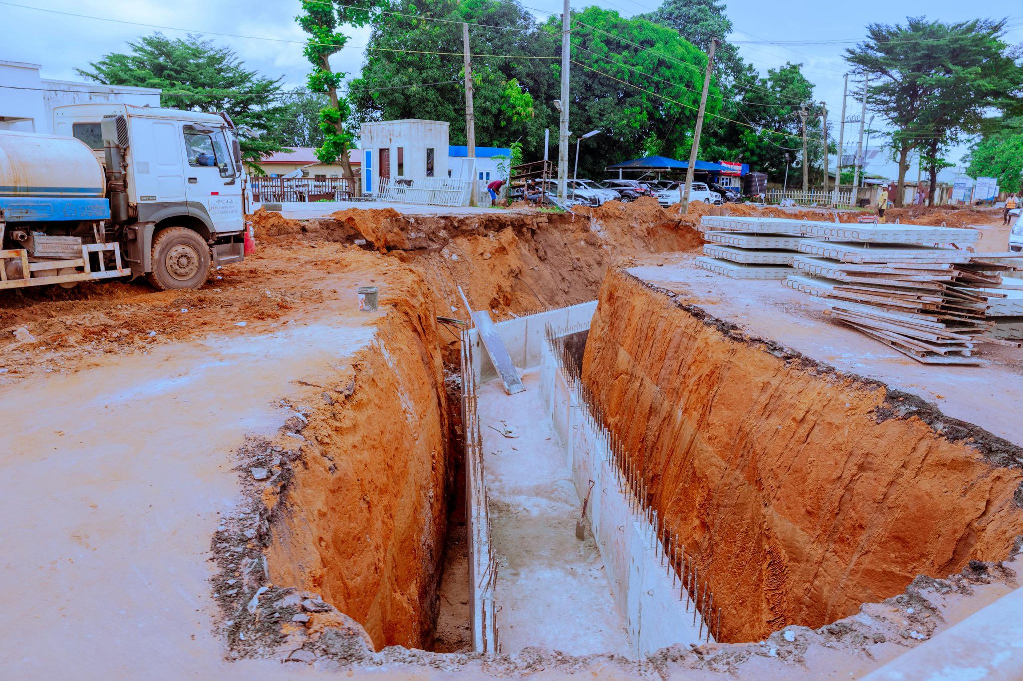 Flood and Erosion Control Measures at Dennis Osadebey Way from Traffic Light to Abraka Junction by Benin-Onitsha Express Way Asaba, Oshimili South Local Government Area.
